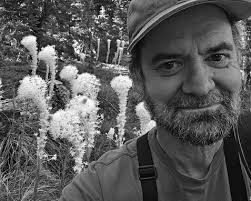 North Bend closing in