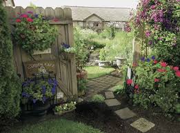 Secret Garden Gate Dayton Ohio Garden Ohio Garden Garden Gates Outdoor Gardens