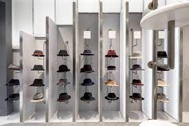 Fuo Reflects The Vanity And Style Of People Who Wear Hats Jewelry Store Interior Visual Merchandising Displays Hat Display