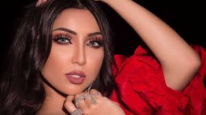 أحيت محبوبة العرب دنيا بطمة حفلا ضخما بفندق سوفيتيل بمدينة مراكش بالمغرب ، وذلك وسط حشود جماهيرية كبيرة وأهل الصحافة والتلفزيون المغربي ، إضافة إلى الفنانة فلة الجزائرية التي حضرت خصيصا لمشاهدة دنيا بطمة بأول حفل لها ببلدها الأم المغرب ويشير. Ø¹Ù€Ù€Ù€Ù€Ù€Ø§Ø¬Ù„ Ø·Ù„Ø§Ù‚ Ø§Ù„ÙÙ†Ø§Ù†Ø© Ø§Ù„Ø´Ù‡ÙŠØ±Ø© Ø¯Ù†ÙŠØ§ Ø¨Ø·Ù…Ø© Ù‚Ø¨Ù„ Ù‚Ù„ÙŠÙ„ Ù…Ù† Ø²ÙˆØ¬Ù‡Ø§ Ù…Ø­Ù…Ø¯ Ø§Ù„ØªØ±Ùƒ Ø¨Ø¹Ø¯ ØµØ¯ÙˆØ± Ø­ÙƒÙ… Ø¨Ø³Ø¬Ù†Ù‡Ø§ Ø´Ø§Ù‡Ø¯ In 2021 Nose Ring Septum Ring Jewelry