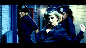 Saxobeat, trở thành một bản hit toàn cầu, hơn 10.000.000. Alexandra Stan Mr Saxobeat Official Uk Video Youtube