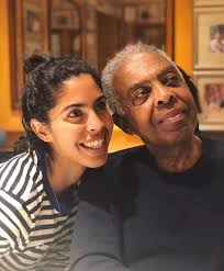 O nome já diz tudo. É a que mais se parece comigo de natureza. É mansa, a  médica da família.” #GilbertoGil O início do ano marca também o início de  um novo