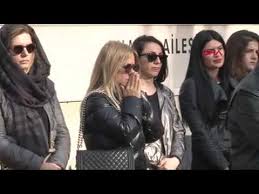 Enerjisi, kariyeri ve stiliyle bu hafta konuğumuz mina başaran. Mina Basaran Olum Yildonumunde Mezari Basinda Anildi Youtube