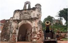 Bercampurnya budaya dari beragam daerah tersebut membuat kita dapat melihat bangunan klasik khas beragam daerah dan negara di sebagai contoh, kita bisa melihat sejumlah bangunan bersejarah di tangerang yang menjadi saksi. Kepentingan Memelihara Bangunan Bersejarah Kolej Sepuluh