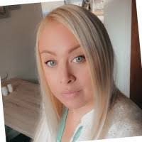 Kellie Howe's Instagram, Twitter & Facebook