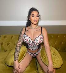 Mulan Hernandez on X: Santa I can explain. t.col2bLxty9GY  X