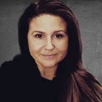 Carrie Blanco's Instagram, Twitter & Facebook