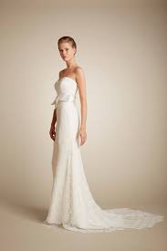 Questi abiti da sposa semplici in mikado, crepe, organza e tulle ti faranno sentire unica con scollature raffinate, maniche lunghe e pizzi delicati, per ogni sposa che sogna semplicità, eleganza e fascino senza tempo! Abiti Da Sposa Semplici Unadonna