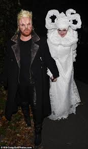 Together rob and louise have two daughters aged four and two, however, he prefers to keep them out of the spotlight. Married Louise Watts Rob Beckett Wife
