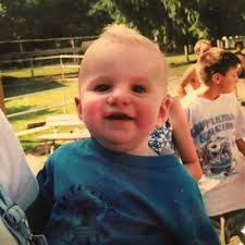 Alyssa Ellis (@FlippinEllis)