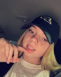 Kaylee Cole's Instagram, Twitter & Facebook