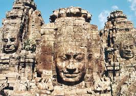 Suuruutensa päivinä angkor thom oli miljoonan asukkaan kaupunki. Angkorthom Wikipedia