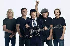 Still married to his wife ellen van lochem? Das Neue Album Von Ac Dc Angus Young Gibt Nicht Auf Kultur Stuttgarter Zeitung