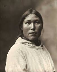 I hadn't heard much about the practice of face tattooing in Alaska,  practiced for millennia by Iñupiat and Yup'ik women. A small segment