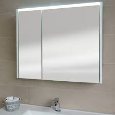 Acquistare lo specchio è importante per rendere la routine quotidiana in bagno sempre piacevole. Specchio Con Illuminazione Led Quickled Italia Group