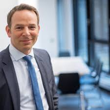 By virtue of the last two services in particular factoring means something different for the client compared to pure bank loans. Tammo Scholz Leiter Marketing Und Kommunikation Deutsche Factoring Bank Gmbh Co Kg Deutsche Leasing Gruppe Xing
