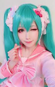 Bộ sưu tập Hatsune Miku của mỹ nhân làng cosplay!