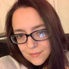 Carly dyson (@curlypops409)