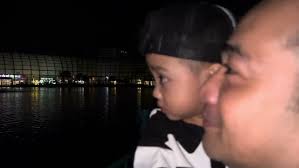 Fountain at Uptown Mall, the Fort, dances to Shawn Mendes' Stitches