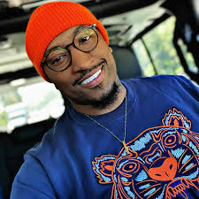 Adrian Davis's Instagram, Twitter & Facebook