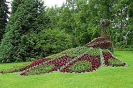 15 Garden Design Ideas Turning Your Home Into A Peaceful Refuge Beautiful Gardens Topiary Garden Backyard Landscaping
