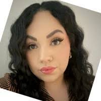 Kenia Ruiz's Instagram, Twitter & Facebook