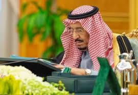 رئاسة مجلس الوزراء السعودي هو أهم منصب في مجلس الوزراء السعودي، وعادة في المملكة العربية السعودية يتولى هذا المنصب الملك، وفي عهد الملك عبد العزيز آل سعود حين تأسس مجلس الوزراء تولى رئاسته ولي عهده سعود بن عبد العزيز، فيما تولى فيصل بن عبد العزيز. Ù…Ø¬Ù„Ø³ Ø§Ù„ÙˆØ²Ø±Ø§Ø¡ Ø§Ù„Ø³Ø¹ÙˆØ¯ÙŠ ÙŠÙˆØ§ÙÙ‚ Ø¹Ù„Ù‰ Ø¥Ù†Ø´Ø§Ø¡ Ù…Ø¬Ù„Ø³ Ø§Ù„ØªÙ†Ø³ÙŠÙ‚ Ø§Ù„Ø£Ø¹Ù„Ù‰ Ø§Ù„Ø³Ø¹ÙˆØ¯ÙŠ Ø§Ù„Ø¬Ø²Ø§Ø¦Ø±ÙŠ ÙÙŠ Ø®Ø·ÙˆØ© ØªØ³ØªÙ‡Ø¯Ù ØªØ¹Ø²ÙŠØ² Ø§Ù„ØªØ¹Ø§ÙˆÙ† Ø¨ÙŠÙ† Ø§Ù„Ø¨Ù„Ø¯ÙŠÙ† ÙÙŠ Ø§Ù„Ù…Ø¬Ø§Ù„Ø§Øª Ø§Ù„Ø³ÙŠØ§Ø³ÙŠØ© ÙˆØ§Ù„Ø£Ù…Ù†ÙŠØ© ÙˆÙ…ÙƒØ§ÙØ­Ø© Ø§Ù„Ø¥Ø±Ù‡Ø§Ø¨ Ø±Ø£ÙŠ Ø§Ù„ÙŠÙˆÙ…