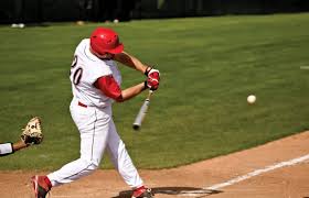 Bola hilang kalau bola tidak dapat diambil regu lapangan, atau bola jauh ke daerah penonton, dan peluit wasit menentukan, dan dengan peluit wasit juga mengatakan bola dalam permainan. Bola Kasti Pengertian Teknik Peraturan Dan Peralatan Teks Co Id