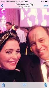 مجموعة من نشطاء مواقع التواصل الاجتماعى الفيس بوك وتويتر قاموا بنشر صور الفنانة صابرين مع زوجها الاول رجل الأعمال «ياسر عبد اللطيف» وانجبت ابنها نور وقد حث بينهما الطلاق وتزوجت بعد ذلك من من «طارق صادق» وانجبت يوسف وعلى وعمر والفنانة صابرين هى بنت اخت الفنانة نعيمة عاكف. Ù†Ù†Ø´Ø± Ø¨Ø§Ù„ØµÙˆØ± ØµØ§Ø¨Ø±ÙŠÙ† ÙˆØ²ÙˆØ¬Ù‡Ø§ Ù„Ø£ÙˆÙ„ Ù…Ø±Ø© ÙŠØ®Ø·ÙØ§Ù† Ø§Ù„Ø£Ù†Ø¸Ø§Ø±