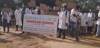 Dans le cadre du renforcement du personnel technique du centre informatique et de calcul (cic) de l'université de lomé, le président de l'université de lomé lance un appel à candidatures pour le. Togo Universite De Lome Manifestation Pacifique Des Etudiants De La Fds Gnadoe Magazine