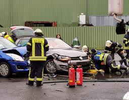 Unfall An Der Hainer Hutte Und Nahe Der Hts Update Feuerwehr Muss Fahrer Befreien Siegen
