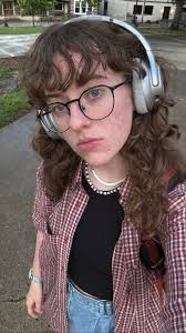 hi everyone i still need a roomate!!