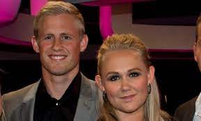 In 1999 vertrok schmeichel naar het portugese sporting lissabon, waar hij twee jaar zou keepen voor hij terugkeerde naar engeland. Schmeichel Fejrede Helt Saerlig Dag I Kobenhavn Billed Bladet
