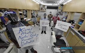 Kedai gunting rambut madar is a member of vimeo, the home for high quality videos and the people who love them. Bernama Pengusaha Kedai Gunting Rambut Rayu K Jaan Benarkan Mereka Beroperasi