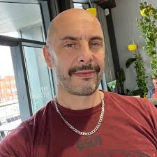 Sharon MaxwellMagnus (@termtimetweet)