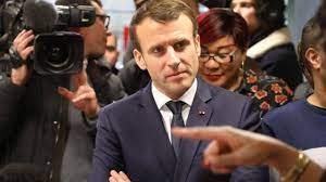 Emmanuel macron a été giflé par un homme lors d'un déplacement dans la drôme. Hki7ihorelk0im