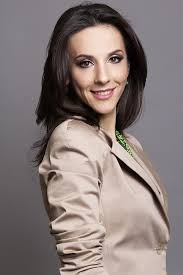 După o relaţie de patru ani, andreea răducan şi daniel tandreu au devenit soţ şi soţie şi în faţa lui dumnezeu. Interviu Cu Andreea RÄƒducan ExistÄƒ ViaÈ›Äƒ DupÄƒ Sportul De PerformanÈ›Äƒ Sunt Comentator Sportiv Jurnalist Scriitoare Lucrez Pentru Forul Olimpic Roman Sunt È™i SoÈ›ie È™i MÄƒ PregÄƒtesc SÄƒ Devin MÄƒmicÄƒ In Octombrie