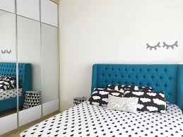 Karena pada desain kamar tidur ukuran 3x3 yang telah rumahterkini tampilkan untuk anda, merupakan gagasan dari berbagai desainer arsitek terkemuka serta telah melewati pemilihan dari yang terbaik. Dekorasi Kamar Tidur Minimalis 3x3 Lagi Ngetren Ide Kamar Tidur Ide Dekorasi Kamar Tidur Kamar Tidur Kecil