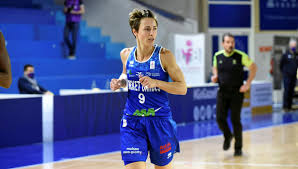 « ma spécialité, c'est de marquer des paniers, mon orientation sexuelle, on s'en fout » lecture 2 min accueil sport basket basket landes Basket Landes Celine Dumerc Rempile Pour Une Saison Supplementaire
