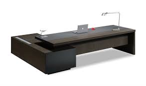 The tribesigns modern simple style table is a large sized office table that measures 47.2 inches in length,23.6inches in width, 29.2 inches in height and weighs 52.9 pounds. Office Table In Walnut Veneer Leather Large Desks Online Boss Scabin Office Table Design Office Table Contemporary Office