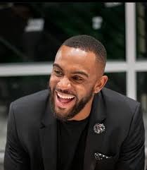 Please join us in welcoming Kenneth Dennis to The Gomes Agency! Originally  hailing from Boston, MA, Kenneth is a skilled individual who brings a  unique perspective to the world of real estate.