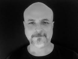 Fabián Camargo: “Se tiene la falsa creencia de que presentarse vulnerable  es un signo de debilidad”