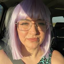 ISO haircut specialist ! Or any stylist who excels in layered haircuts 😊  TIA