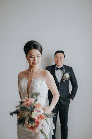 Bold and classic couture wedding gowns. The Wedding Of Hendry Kartika By Alethea Sposa Bridestory Com