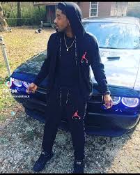 🎄HAPPY HOLIDAYSs!!!🎅🏾 🎄to all my Family Friends and Fans much ❤️💯