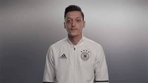 Süper lig'de kümede kalma mücadelesi veren fenerbahçe'de yönetim ekibi gelecek sezon için harekete geçti. New Party Member Tags Football Soccer Cool Okay Ok Adidas Nod Nodding Mesut Ozil Assist Ozil Feeling It Mesut Sounds Good Oez Soccer Football Soccer Football