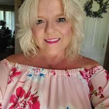 Robyn Holloway's Instagram, Twitter & Facebook