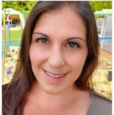 Sarah Livingstone's Instagram, Twitter & Facebook