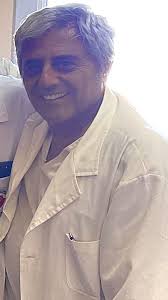 Hoy se festeja en Argentina el Dia del Cirujano. Muchos años de esfuerzo,  aprendizaje, dedicación, asistencia. Una vida profesional dedicada a la  cirugía. No solo saber operar, saber cuando realizar o indicar