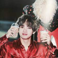Creating a profile picture is an important task for anyone with a presence on the internet. Bts Aesthetic Photos Kim Taehyung Bts Red Aesthetic Bts Taehyung
